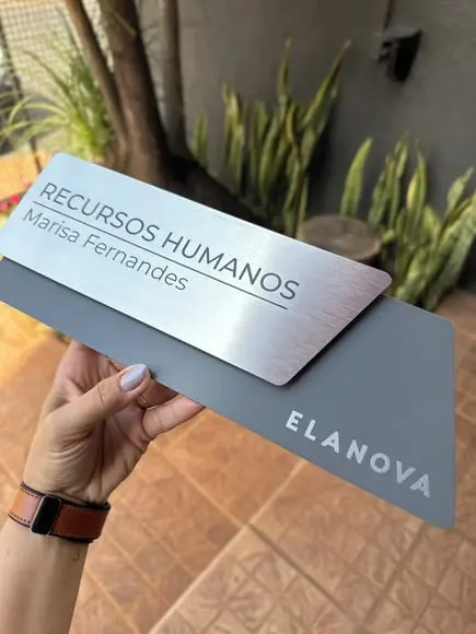 Placa de Identificação de Sala - Modelo Onix Inox