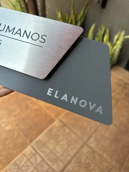 Placa de Identificação de Sala - Modelo Onix Inox
