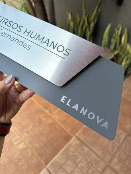 Placa de Identificação de Sala - Modelo Onix Inox