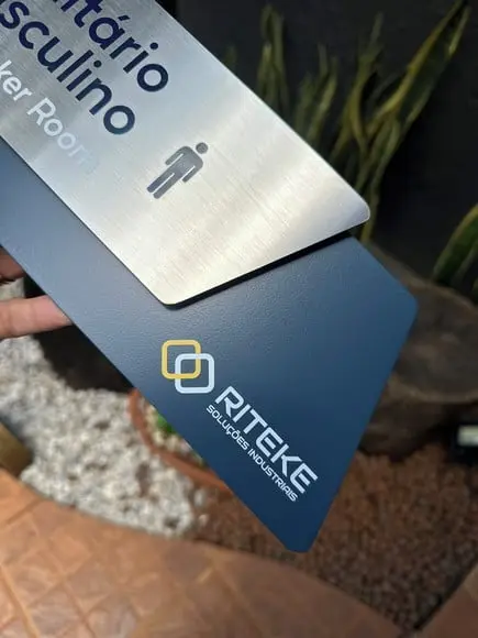 Placa de Identificação de Sala - Modelo Onix Inox
