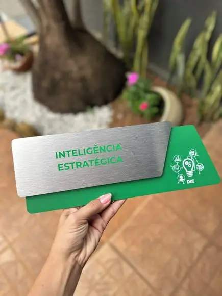 Placa de Identificação de Sala - Modelo Onix Inox