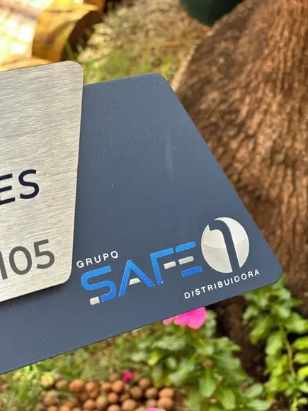 Placa de Identificação de Sala - Modelo Onix Inox