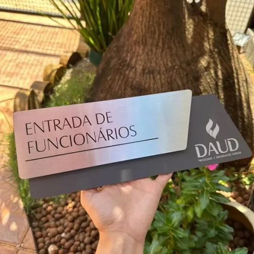 Placa de Identificação de Sala - Modelo Onix Inox