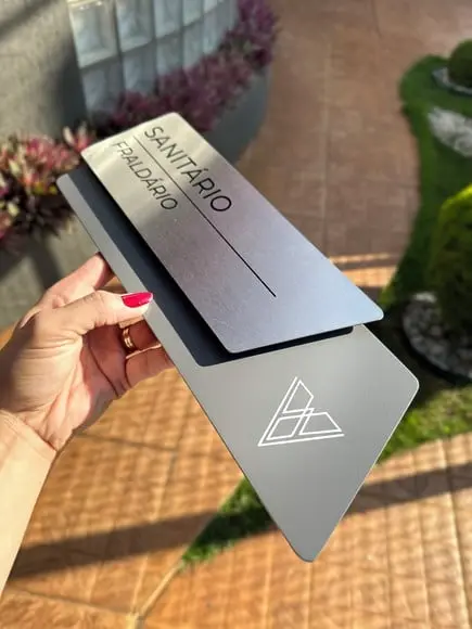 Placa de Identificação de Sala - Modelo Onix Inox