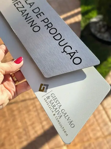 Placa de Identificação de Sala - Modelo Onix Inox