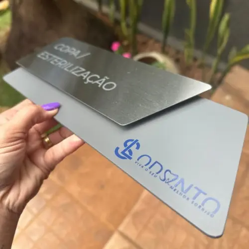 Placa de Identificação de Sala - Modelo Onix Inox