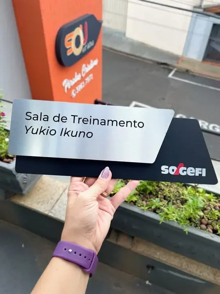 Placa de Identificação de Sala - Modelo Onix Inox