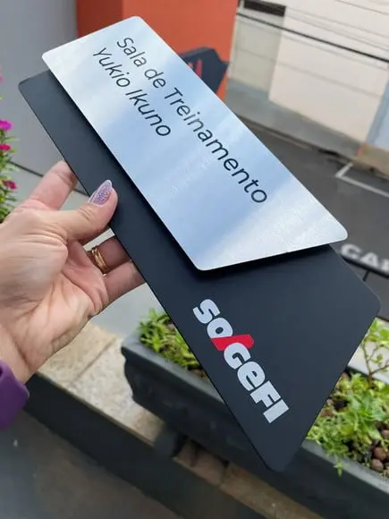 Placa de Identificação de Sala - Modelo Onix Inox