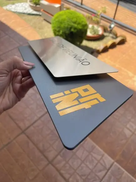Placa de Identificação de Sala - Modelo Onix Inox