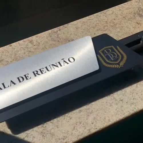 Placa de Identificação de Sala - Modelo Onix Inox