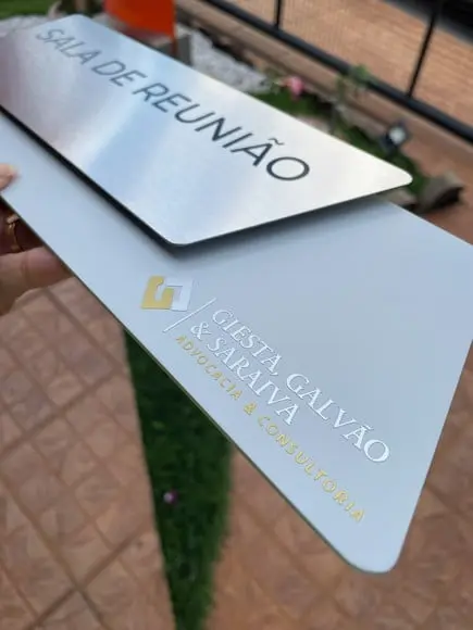 Placa de Identificação de Sala - Modelo Onix Inox