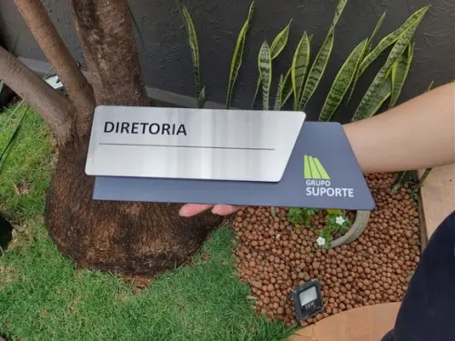 Placa de Identificação de Sala - Modelo Onix Inox