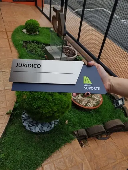 Placa de Identificação de Sala - Modelo Onix Inox
