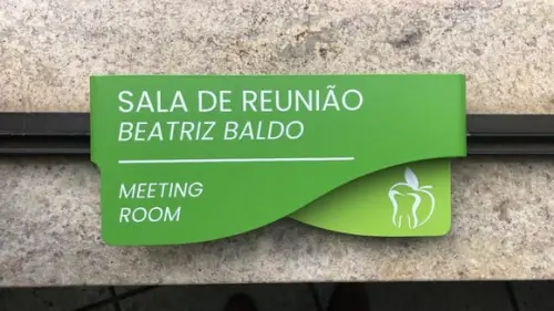 Placa de Identificação de Sala - Modelo Sodalita