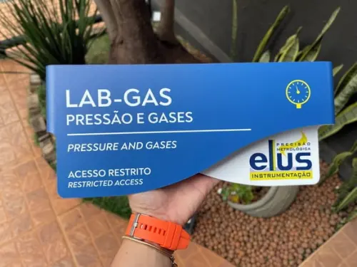 Placa de Identificação de Sala - Modelo Sodalita