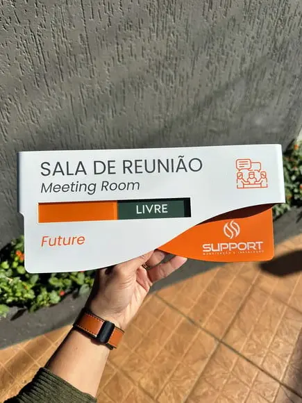 Placa de Identificação de Sala - Modelo Sodalita Flag