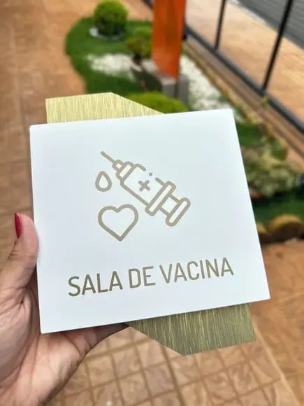Placa de Identificação de Sala Consultório Modelo Bari 18x14
