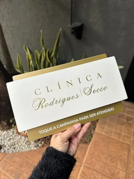 Placa de Identificação de Sala Modelo Topázio 30x17