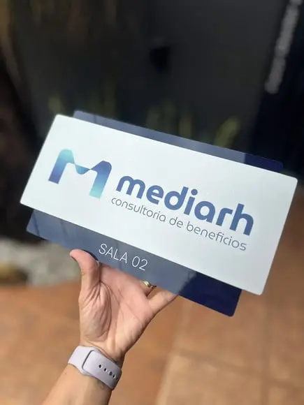 Placa de Identificação de Sala Modelo Topázio Acrílico 30x17