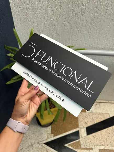 Placa de Identificação de Sala Modelo Topázio Acrílico 30x17
