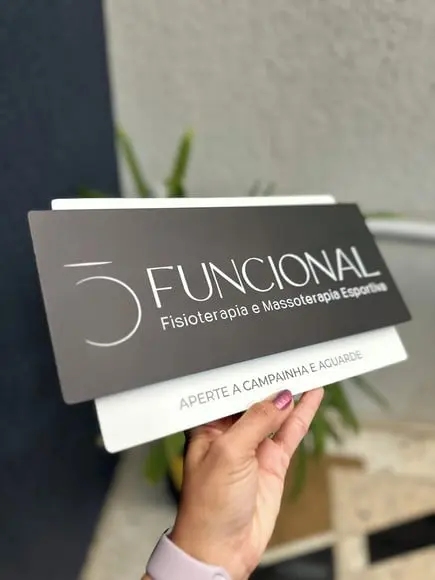 Placa de Identificação de Sala Modelo Topázio Acrílico 30x17