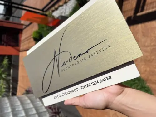 Placa de Identificação de Sala Modelo Topázio Acrílico 30x17
