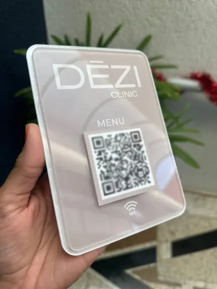 Placa de Qr Code - Modelo Mini Quartzo Acrílico - Dezi