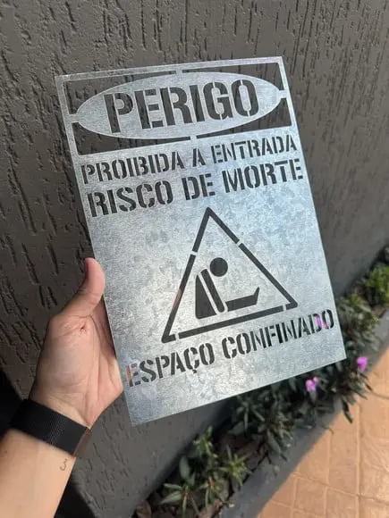Placa em Alumínio para Decalque Espaço Confinado Stencil