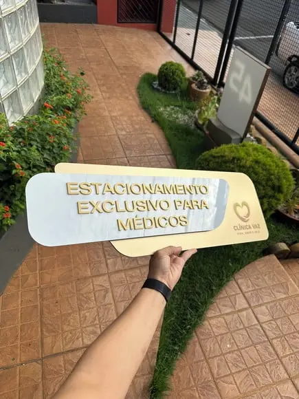 Placa Identificação de Sala - Modelo Adamantium
