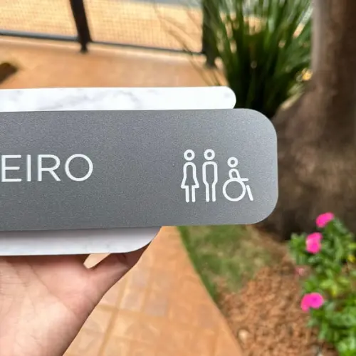 Placa Identificação de Sala - Modelo Adamantium