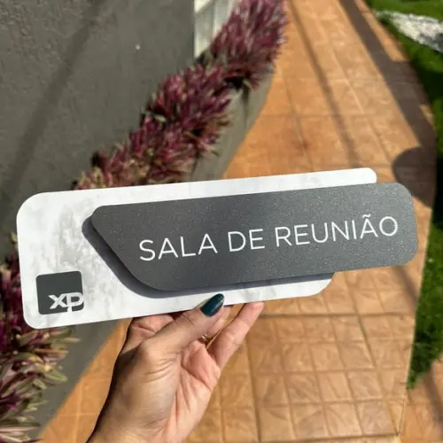 Placa Identificação de Sala - Modelo Adamantium