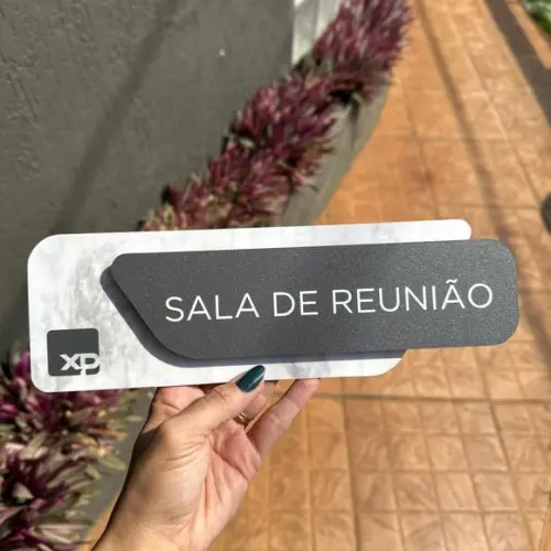Placa Identificação de Sala - Modelo Adamantium