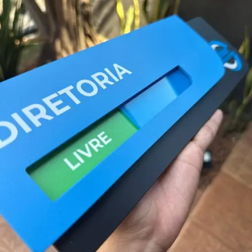Placa Identificação de Sala - Modelo Ametista Flag