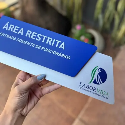 Placa Identificação de Sala - Modelo Onix