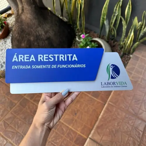 Placa Identificação de Sala - Modelo Onix