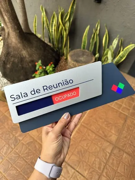Placa Identificação de Sala - Modelo Onix Flag