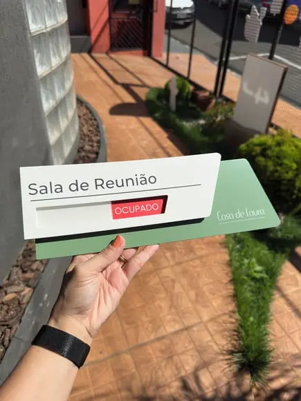 Placa Identificação de Sala - Modelo Onix Flag