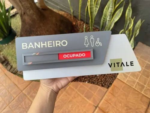 Placa Identificação de Sala - Modelo Onix Flag