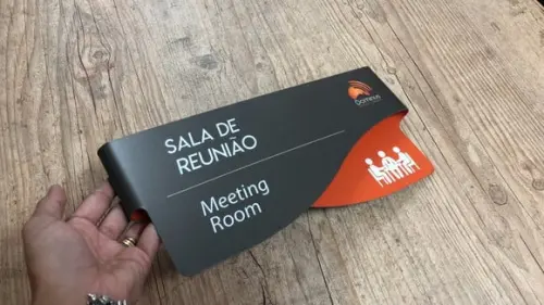 Placa Identificação de Sala - Modelo Sodalita Personalizada
