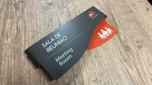 Placa Identificação de Sala - Modelo Sodalita Personalizada