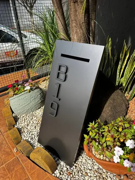 Totem Residencial Acm - 38,5x90 Pé para Jardim