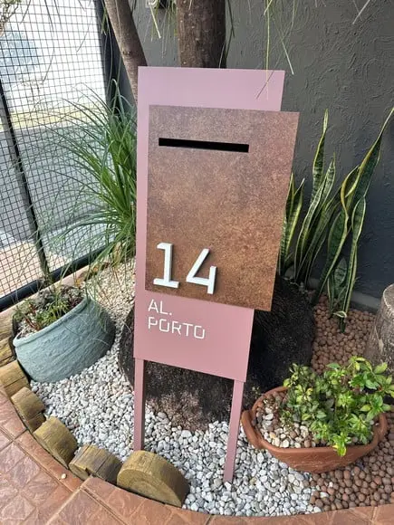 Totem Residencial Acm com Acm 40,5x85 Cx Correio P Jardim