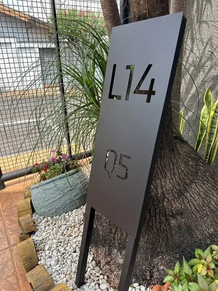 Totem Residencial Aço Carbono Pé P Sustentação Jardim 28x70