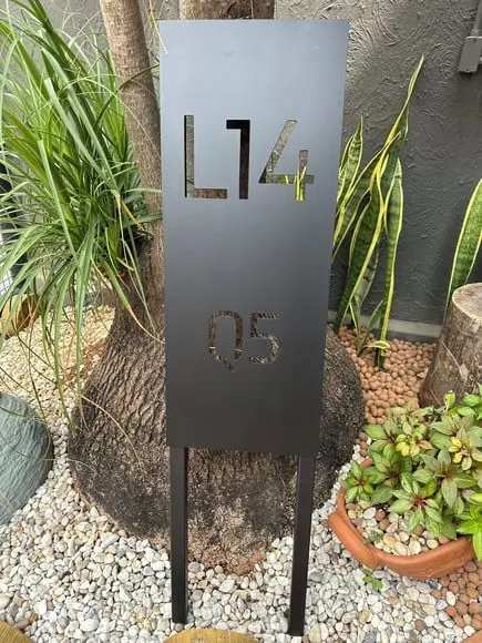Totem Residencial Aço Carbono Pé P Sustentação Jardim 28x70