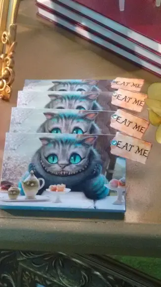 Caixa para Kit Kat - Alice no Pais das Maravilhas