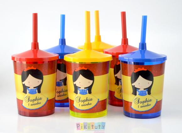 20 Copos c/ Canudo - Branca de Neve