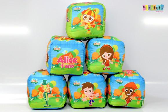 Almofada Cubo Sítio do Picapáu Amarelo