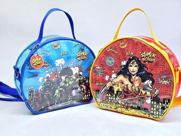 Bolsa Aquário Meia Lua com Kit Colorir e Mini Game
