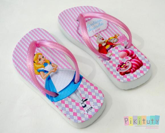 Chinelo Alice no País das Maravilhas