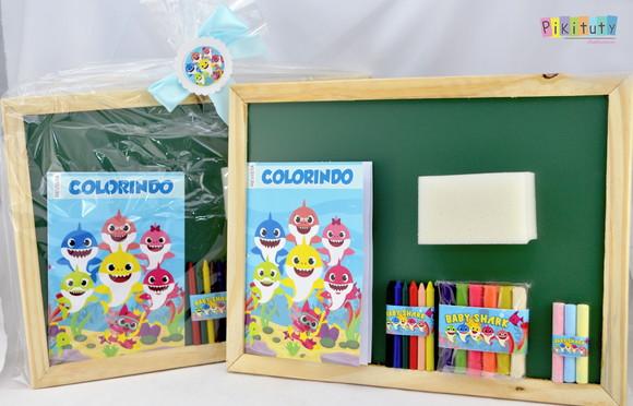 Kit Brincando de escolinha - Baby Shark